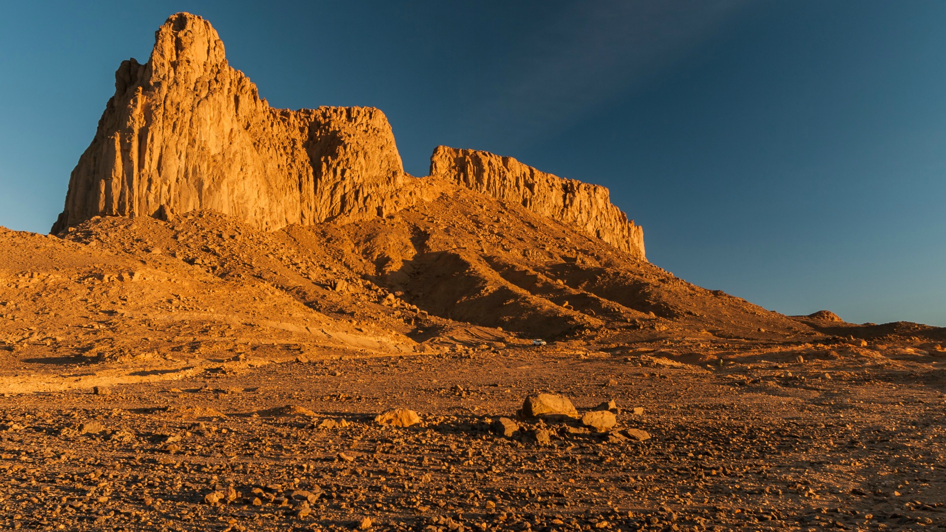 Quelque part dans les parages de Tamanrasset, hanté par la présence et l’assassinat de Charles de Foucault. (Photo: Flickr/B. Djajasasmita/CC BY-NC-ND 2.0)