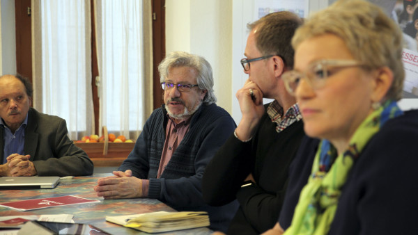 Saint-Maurice le 4 février 2016. Présentation de la nouvelle formule des magazines paroissiaux L'Essentiel, anciennement Paroisses Vivantes. Au centre, Claude Jenny, responsable des relations avec les rédactions locales. (Photo: B. Hallet/Cath.ch)